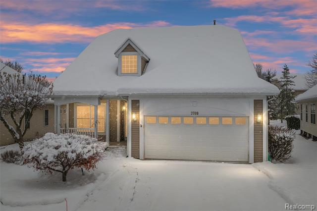 front view for 3709 Crestwood Dr, Auburn Hills, Mi. 48326