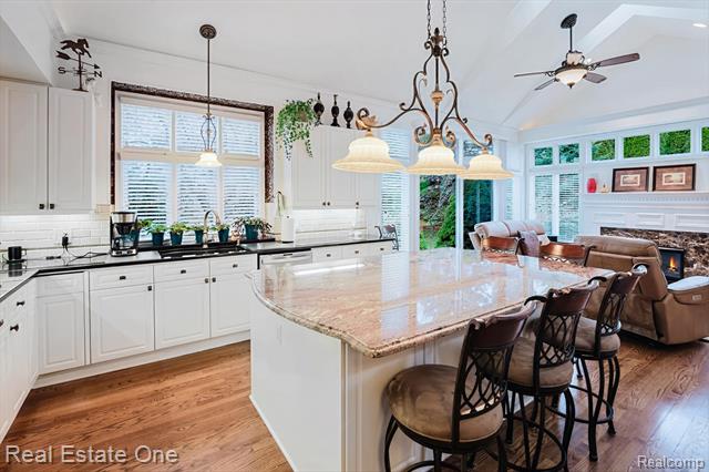 Builiding view fifteen for 1859 Haverhill, Rochester, MI. 48306