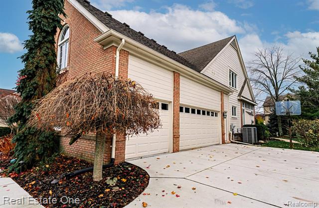 Builiding view forty seven for 1859 Haverhill, Rochester, MI. 48306