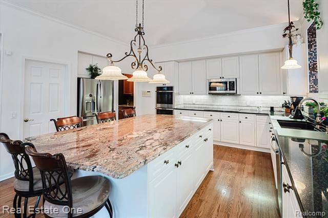 Builiding view sixteen for 1859 Haverhill, Rochester, MI. 48306