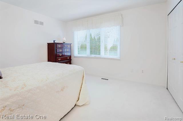 Builiding view thirty seven for 1859 Haverhill, Rochester, MI. 48306