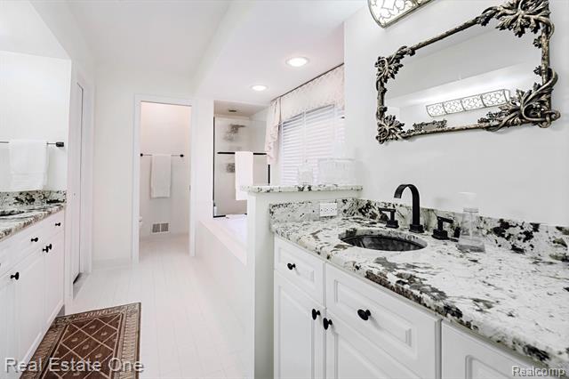 Builiding view twenty seven for 1859 Haverhill, Rochester, MI. 48306