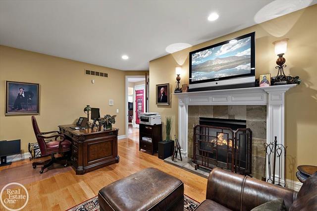 Builiding view forty five for 877 Quarry, Rochester, MI. 48306