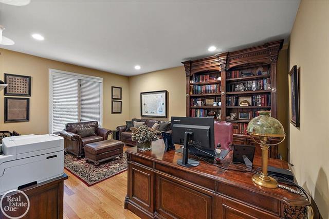 Builiding view forty four for 877 Quarry, Rochester, MI. 48306