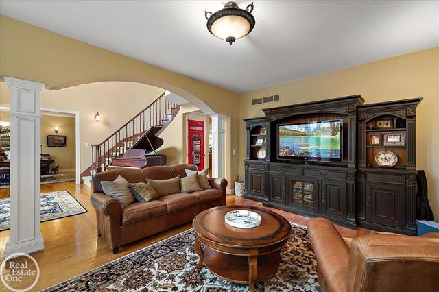 Builiding view forty three for 877 Quarry, Rochester, MI. 48306