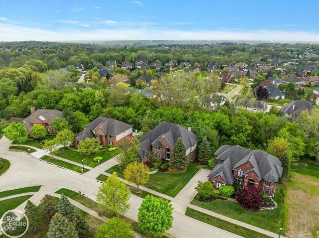 Builiding view seventeen for 877 Quarry, Rochester, MI. 48306