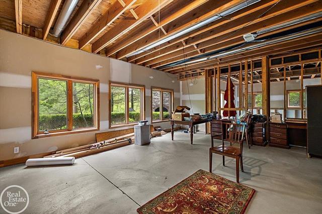 Builiding view seventy one for 877 Quarry, Rochester, MI. 48306