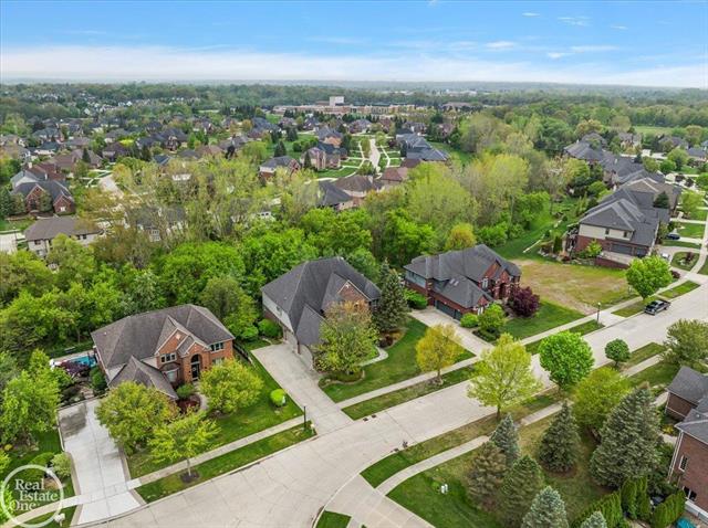 Builiding view sixteen for 877 Quarry, Rochester, MI. 48306