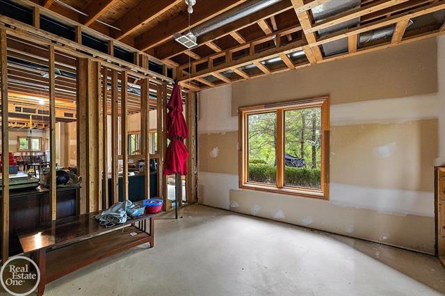 Builiding view sixty eight for 877 Quarry, Rochester, MI. 48306