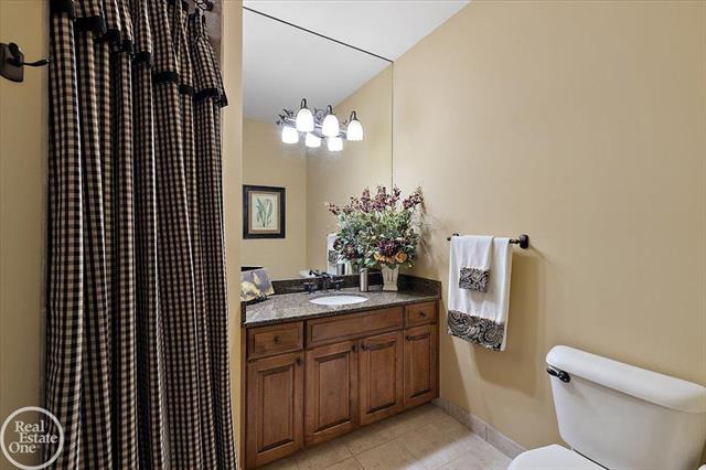 Builiding view sixty for 877 Quarry, Rochester, MI. 48306