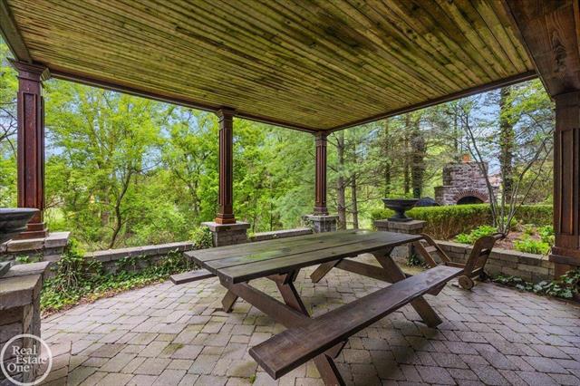 Builiding view ten for 877 Quarry, Rochester, MI. 48306