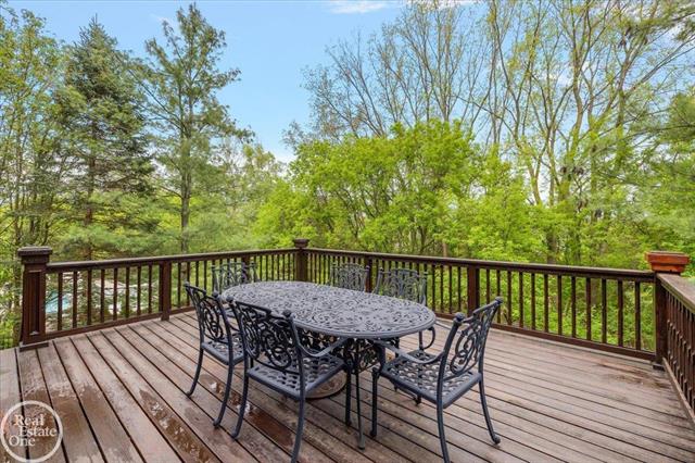 Builiding view thirteen for 877 Quarry, Rochester, MI. 48306