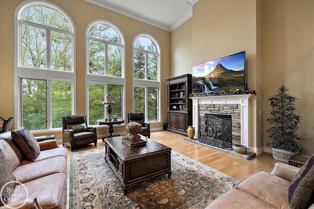 Builiding view thirty one for 877 Quarry, Rochester, MI. 48306