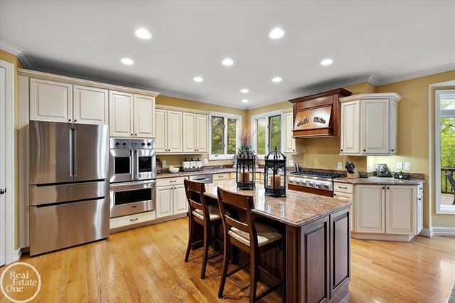 Builiding view twenty three for 877 Quarry, Rochester, MI. 48306