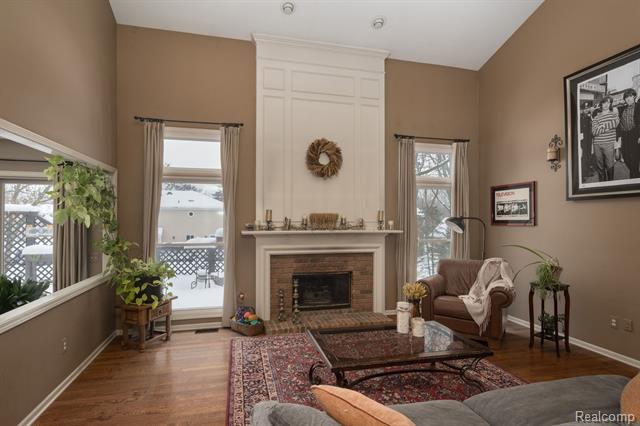 Builiding view eight for 2401 Westwood, Rochester, MI. 48306