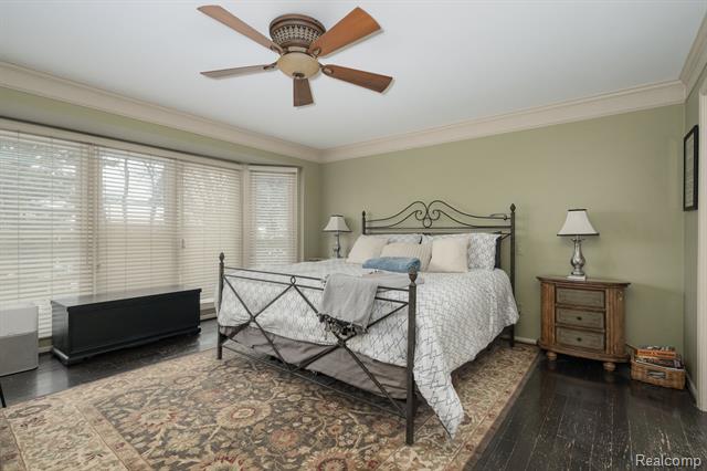 Builiding view eighteen for 2401 Westwood, Rochester, MI. 48306