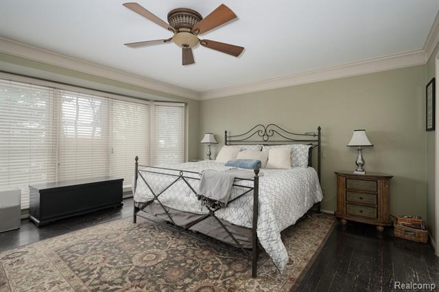 Builiding view nineteen for 2401 Westwood, Rochester, MI. 48306