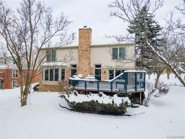 Builiding view thirty three for 2401 Westwood, Rochester, MI. 48306