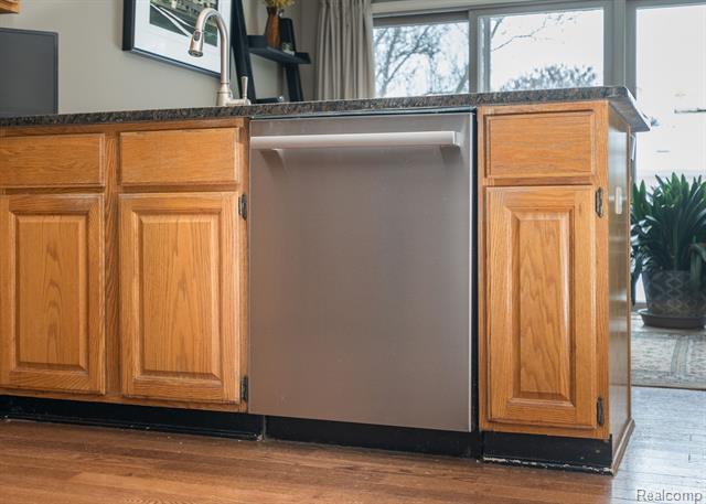 Builiding view twelve for 2401 Westwood, Rochester, MI. 48306