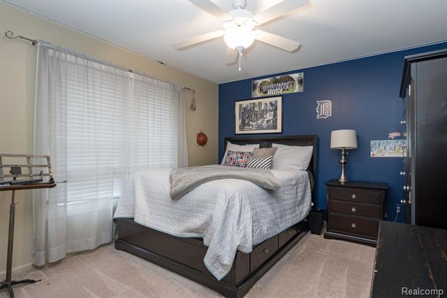 Builiding view twenty five for 2401 Westwood, Rochester, MI. 48306