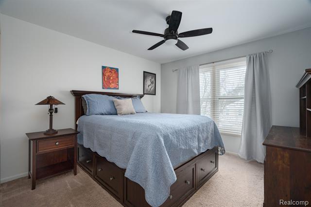 Builiding view twenty four for 2401 Westwood, Rochester, MI. 48306