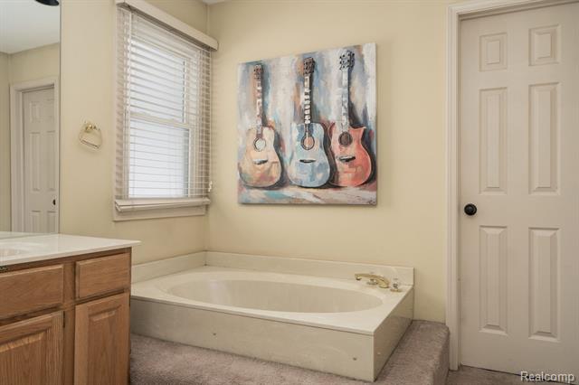 Builiding view twenty two for 2401 Westwood, Rochester, MI. 48306