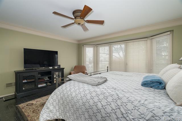 Builiding view twenty for 2401 Westwood, Rochester, MI. 48306