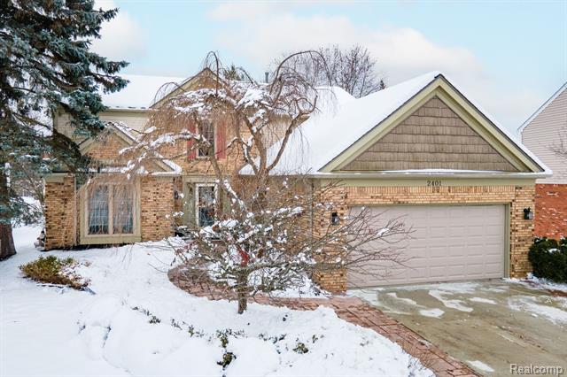 Builiding view two for 2401 Westwood, Rochester, MI. 48306