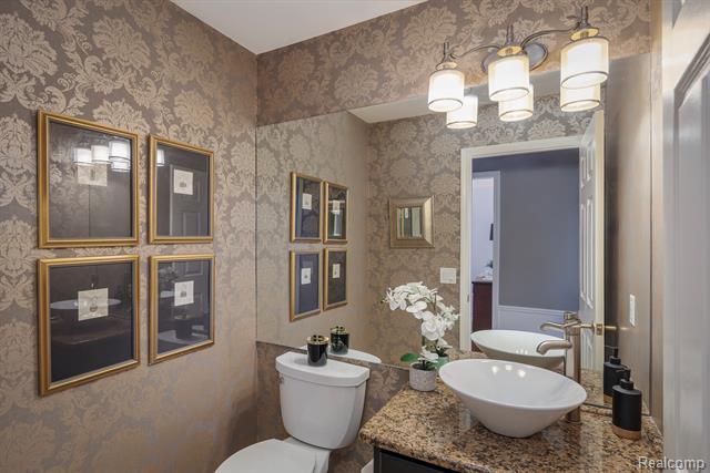 Builiding view eleven for 2456 Westwood, Rochester, MI. 48306