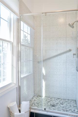 Builiding view sixteen for 2456 Westwood, Rochester, MI. 48306