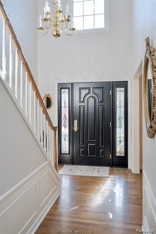 Builiding view twenty two for 2456 Westwood, Rochester, MI. 48306