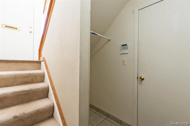 Builiding view eighteen for 20940 E Glen Haven, Northville, MI. 48167