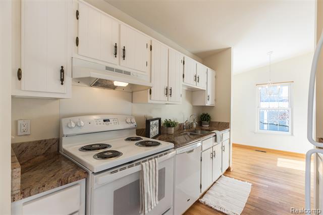 Builiding view five for 20940 E Glen Haven, Northville, MI. 48167