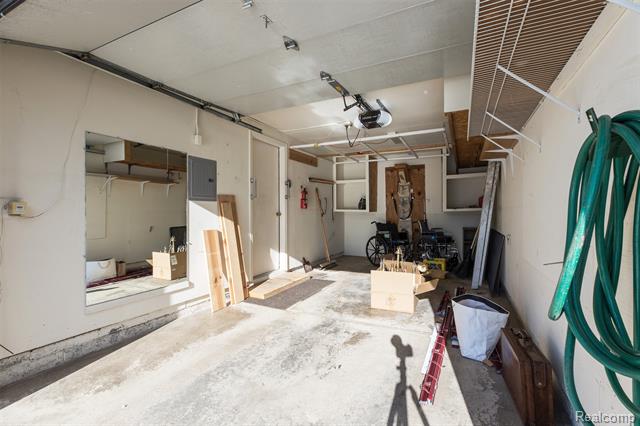 Builiding view seventeen for 20940 E Glen Haven, Northville, MI. 48167