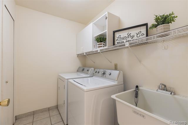 Builiding view sixteen for 20940 E Glen Haven, Northville, MI. 48167