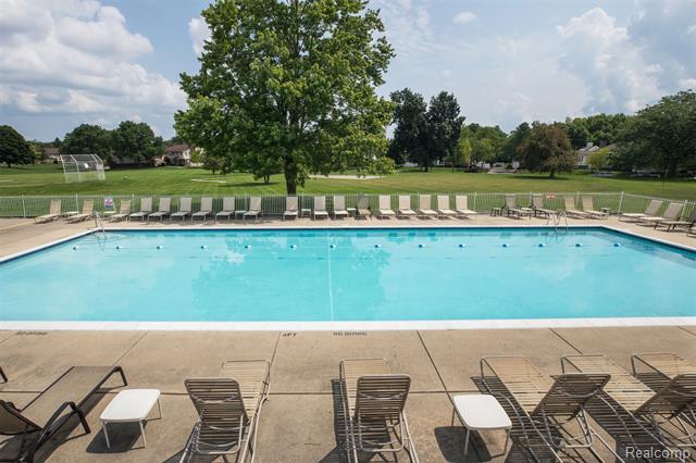 Builiding view twenty one for 20940 E Glen Haven, Northville, MI. 48167