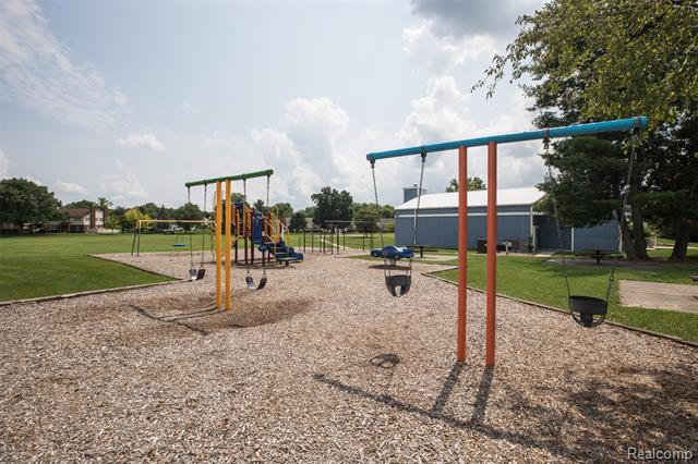 Builiding view twenty two for 20940 E Glen Haven, Northville, MI. 48167