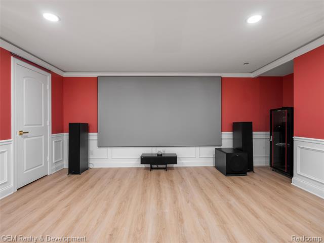 Builiding view fifty five for 1900 Tiverton, Bloomfield Hills, MI. 48304