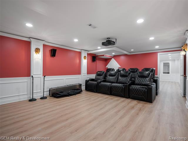 Builiding view fifty six for 1900 Tiverton, Bloomfield Hills, MI. 48304