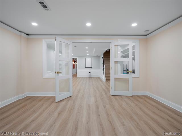 Builiding view fifty three for 1900 Tiverton, Bloomfield Hills, MI. 48304