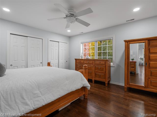 Builiding view forty nine for 1900 Tiverton, Bloomfield Hills, MI. 48304