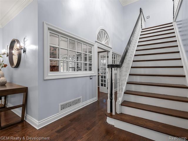 Builiding view forty for 1900 Tiverton, Bloomfield Hills, MI. 48304