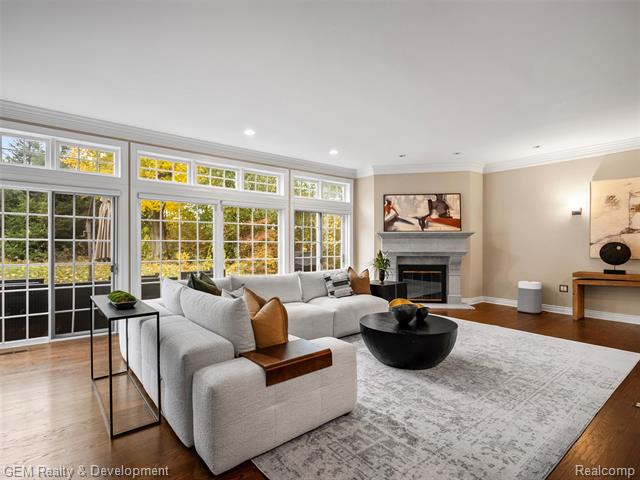 Builiding view four for 1900 Tiverton, Bloomfield Hills, MI. 48304