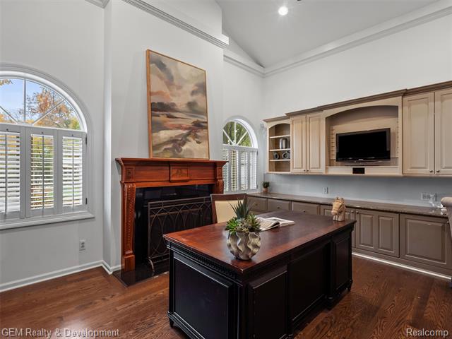 Builiding view nineteen for 1900 Tiverton, Bloomfield Hills, MI. 48304