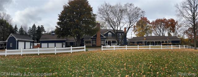 Builiding view seventy eight for 1900 Tiverton, Bloomfield Hills, MI. 48304
