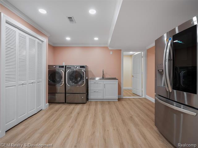 Builiding view sixty for 1900 Tiverton, Bloomfield Hills, MI. 48304