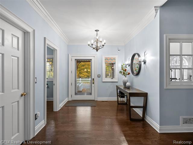 Builiding view three for 1900 Tiverton, Bloomfield Hills, MI. 48304