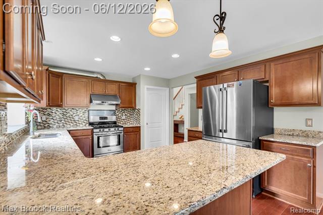 Builiding view eleven for 54265 Birchwood, South Lyon, MI. 48178
