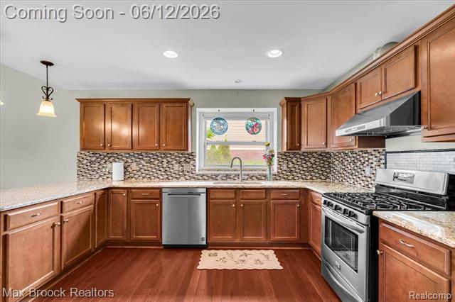 Builiding view twelve for 54265 Birchwood, South Lyon, MI. 48178