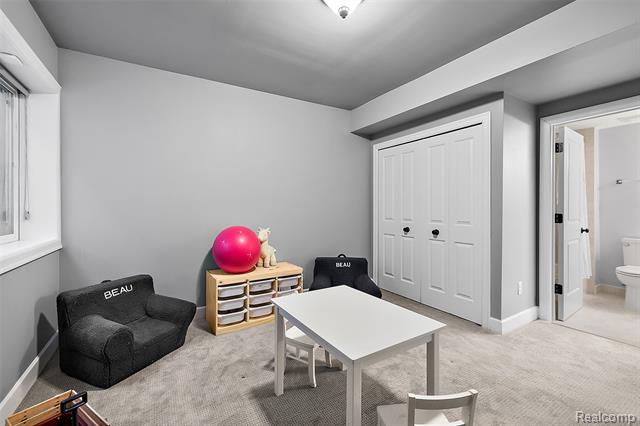 Builiding view forty one for 1544 Ruffner, Birmingham, MI. 48009